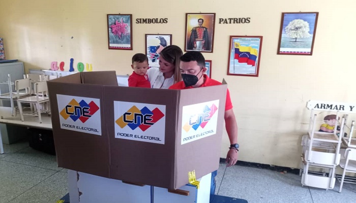 Hernández: nuestro pueblo está llenando los centros electorales