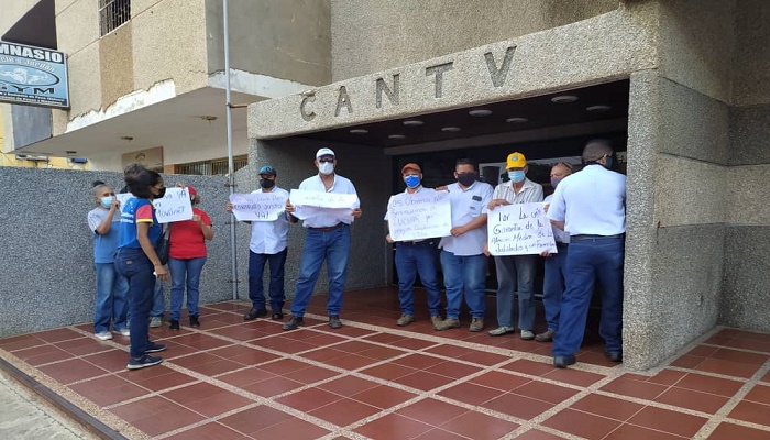 Trabajadores de Cantv protestan en Punto Fijo