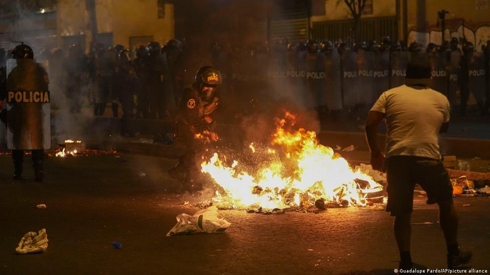 Perú vive una nueva jornada de protestas y violencia