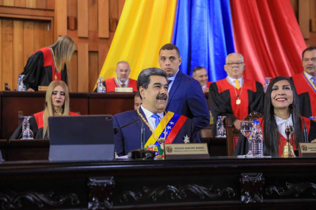Maduro critica confesión “desfachatada” de Mike Pompeo sobre sus planes para invadir Venezuela