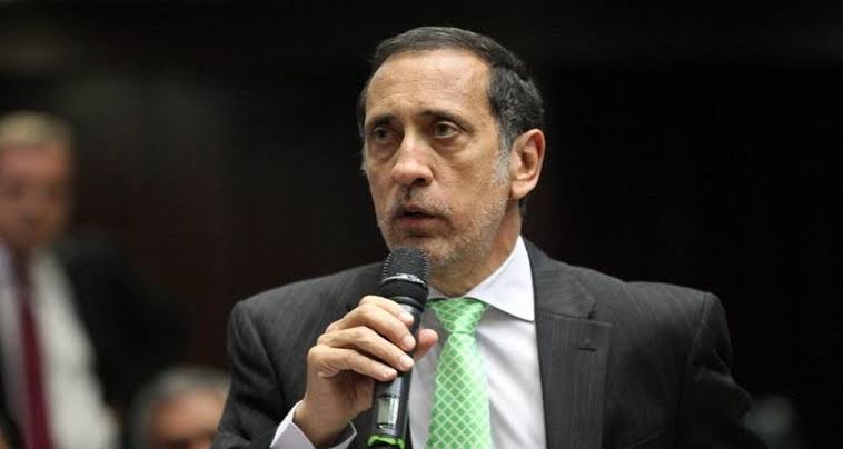 José Guerra:” Si  hay como financiar un aumento salarial con un monto mínimo de $100 en Venezuela”