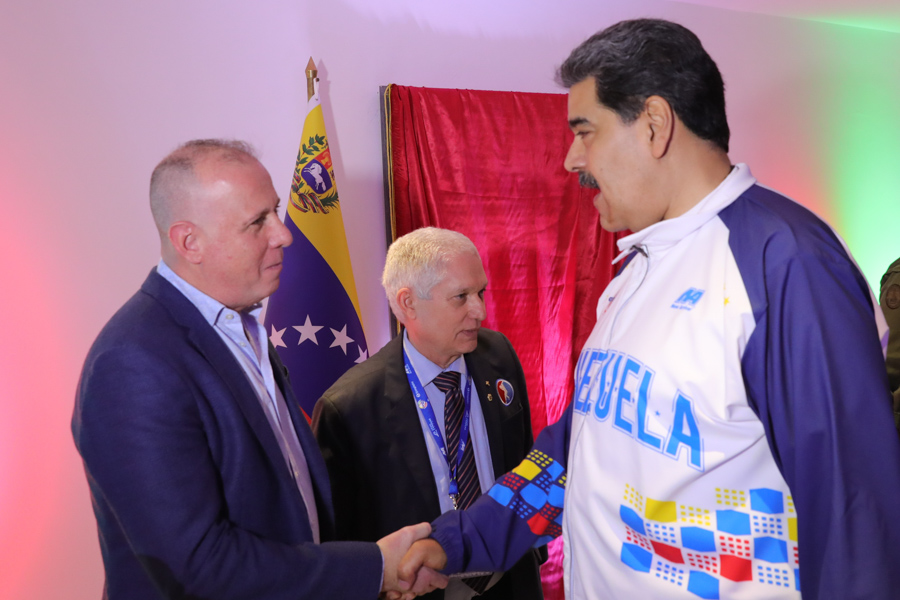Nicolás Maduro entregó el Gran Estadio Monumental Simón Bolívar a la Confederación de Béisbol  del Caribe