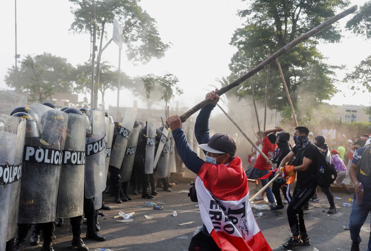 Perú declaró el estado de emergencia por 60 días a siete regiones del país en medio de incesantes protestas