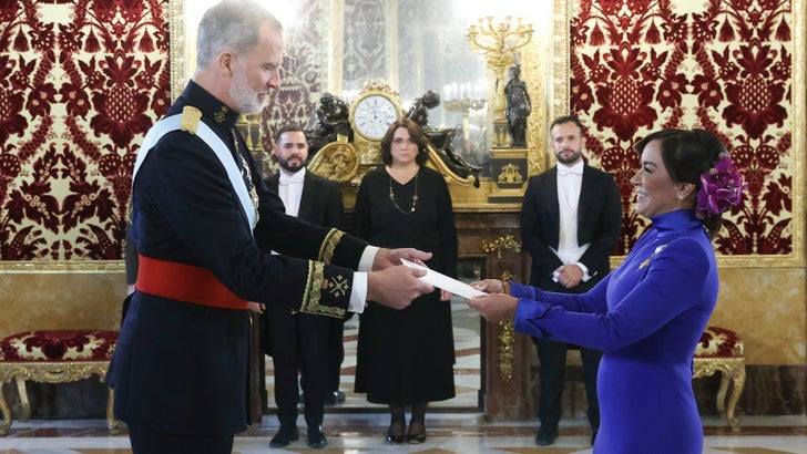 Rey Felipe IV recibe cartas credenciales de la embajadora de Venezuela en España