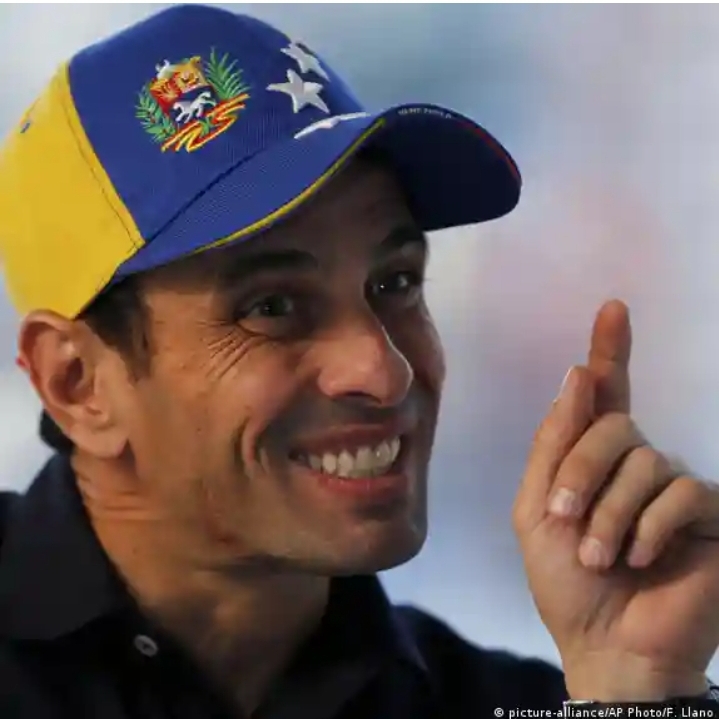 Capriles retira su candidatura a La Primaria